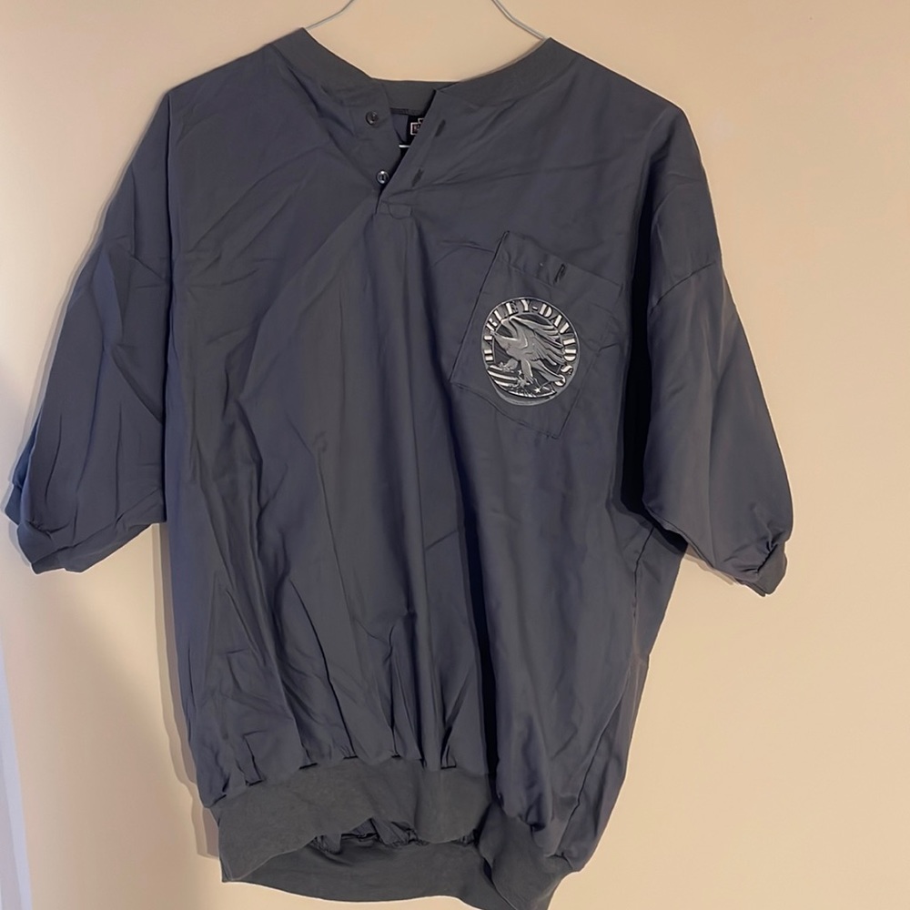 Harley Davidson pull over quarter button.